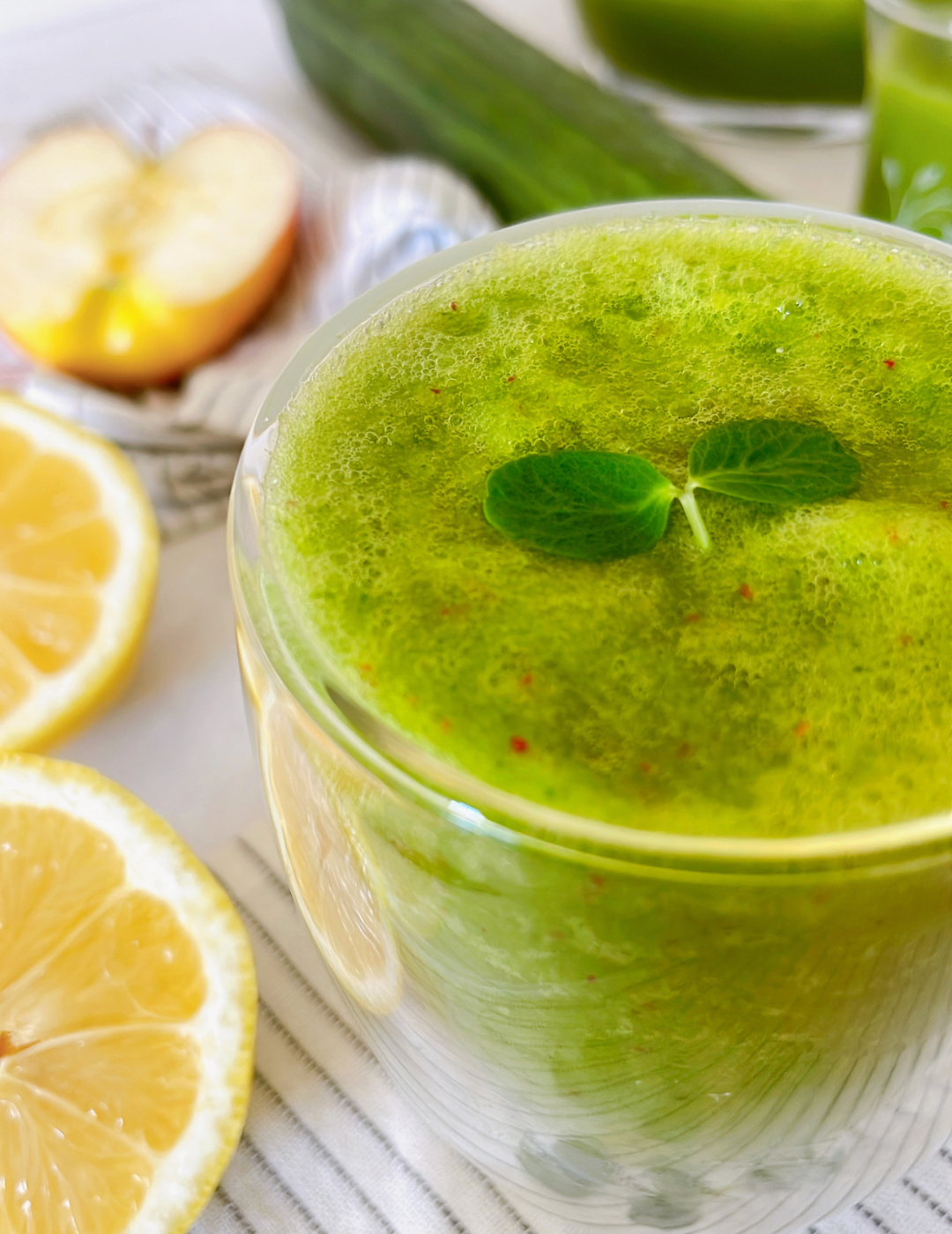 Spring Detox Smoothie With GoodLeaf Farms